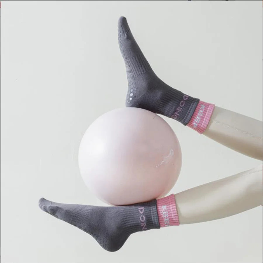 4 Pairs yoga socks, children's mid length socks, non slip silicone trendy fitness socks, Pilates cross-border sports socks