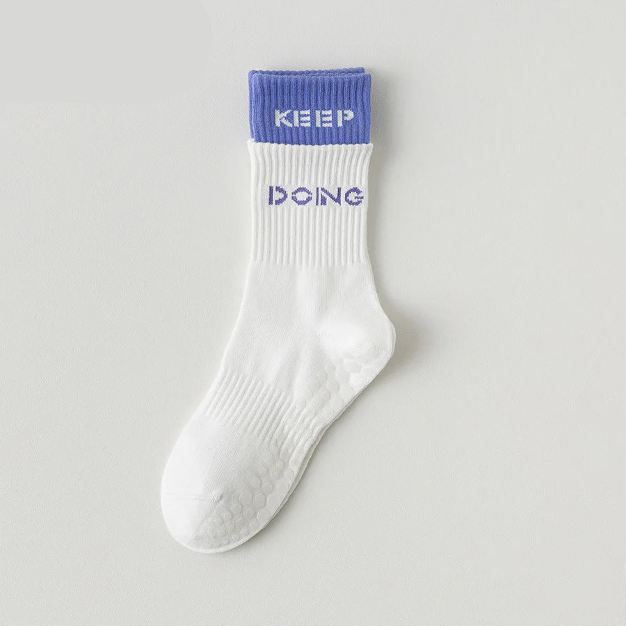4 Pairs yoga socks, children's mid length socks, non slip silicone trendy fitness socks, Pilates cross-border sports socks